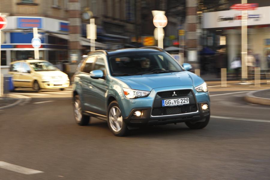  Mitsubishi ASX 2010 года  (фото 37 из 82)